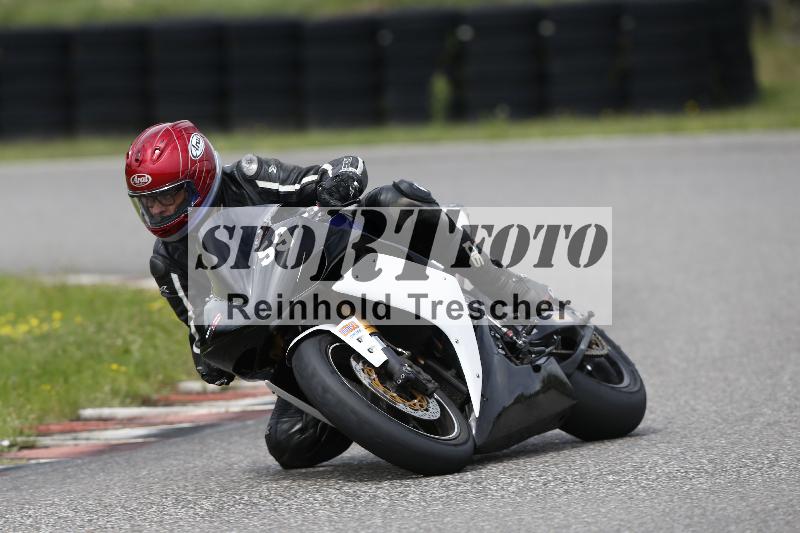 /37 28.07.2025 Dunlop Ride und Test Day ADR/Trackday Erfahren gelb Trackday schnell  rot/59